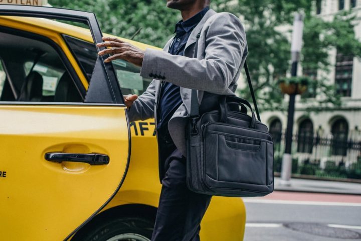 Cara mudah booking transportasi bisnis